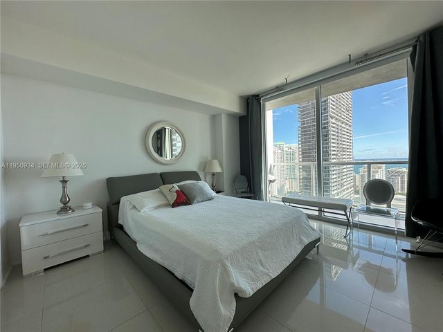 500 Brickell Ave 3302, Miami, FL 33131