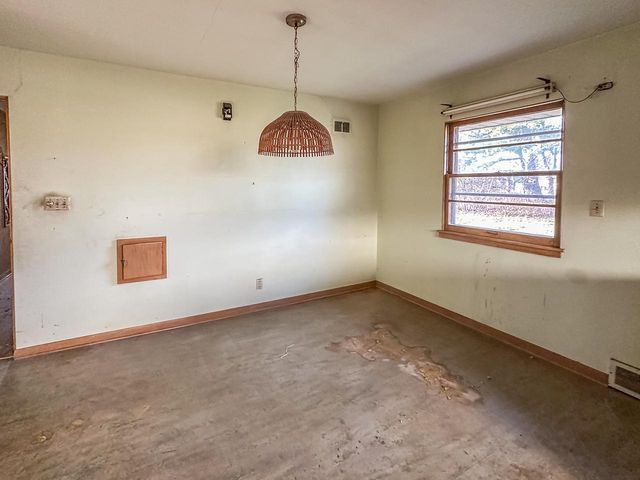 5659 S Quality AVENUE, Cudahy, WI 53110