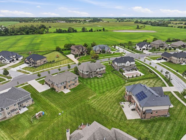 8580 Stone Creek Boulevard, Frankfort, IL 60423