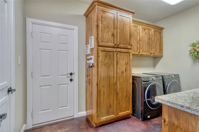 9652 Locke Road, Bryan, TX 77808