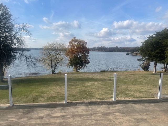 1006 Forest Harbor Ct, Hendersonville, TN 37075