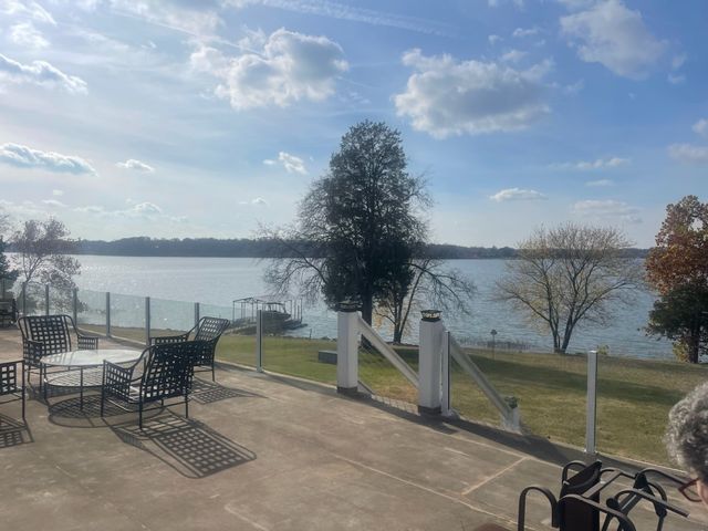 1006 Forest Harbor Ct, Hendersonville, TN 37075