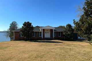 1006 Forest Harbor Ct, Hendersonville, TN 37075