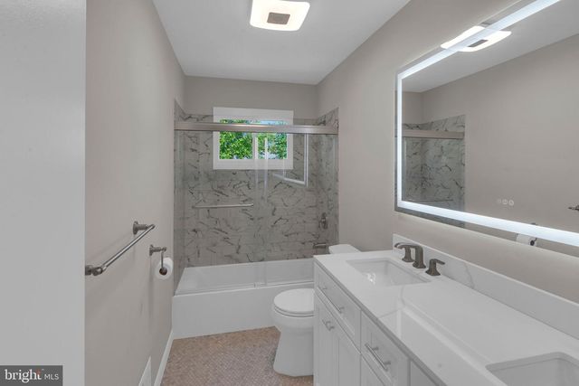 211 FRONT ST, Mount Holly, NJ 08060