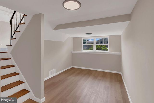 211 FRONT ST, Mount Holly, NJ 08060