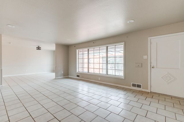 2213 33rd Street, Lubbock, TX 79411