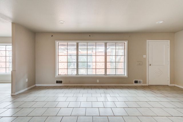 2213 33rd Street, Lubbock, TX 79411