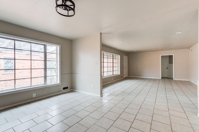 2213 33rd Street, Lubbock, TX 79411