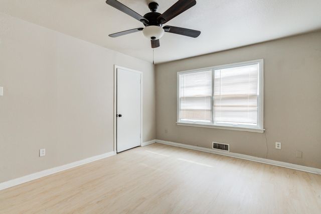 2213 33rd Street, Lubbock, TX 79411