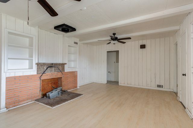 2213 33rd Street, Lubbock, TX 79411