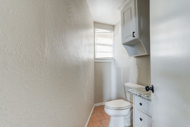 2213 33rd Street, Lubbock, TX 79411