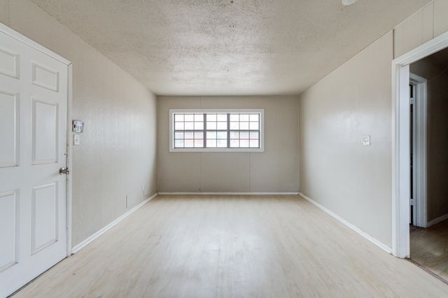 2213 33rd Street, Lubbock, TX 79411