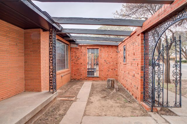 2213 33rd Street, Lubbock, TX 79411