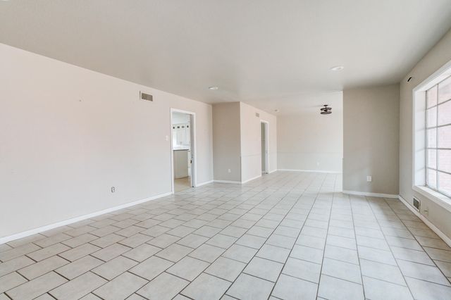 2213 33rd Street, Lubbock, TX 79411