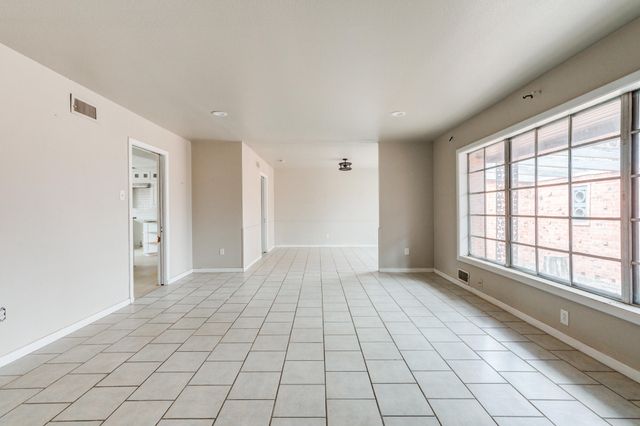 2213 33rd Street, Lubbock, TX 79411