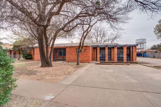 2213 33rd Street, Lubbock, TX 79411