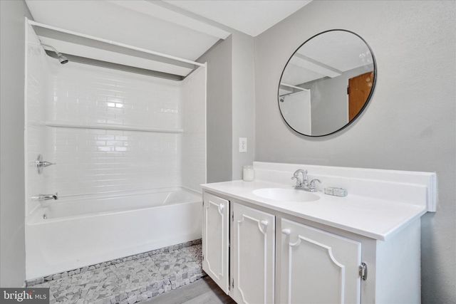 4158 TROWBRIDGE RD, York, PA 17402