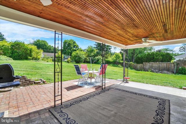 4158 TROWBRIDGE RD, York, PA 17402