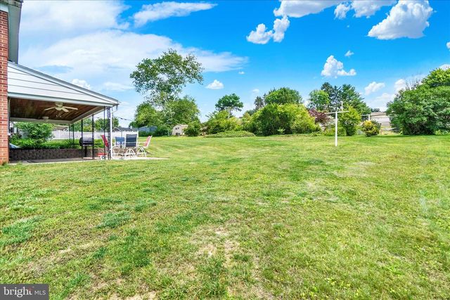 4158 TROWBRIDGE RD, York, PA 17402