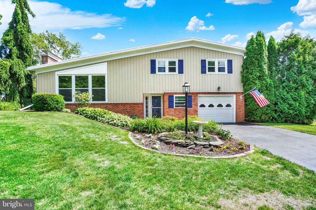 4158 TROWBRIDGE RD, York, PA 17402