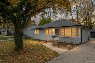 15751 W 14 Mile Road, Beverly Hills, MI 48025