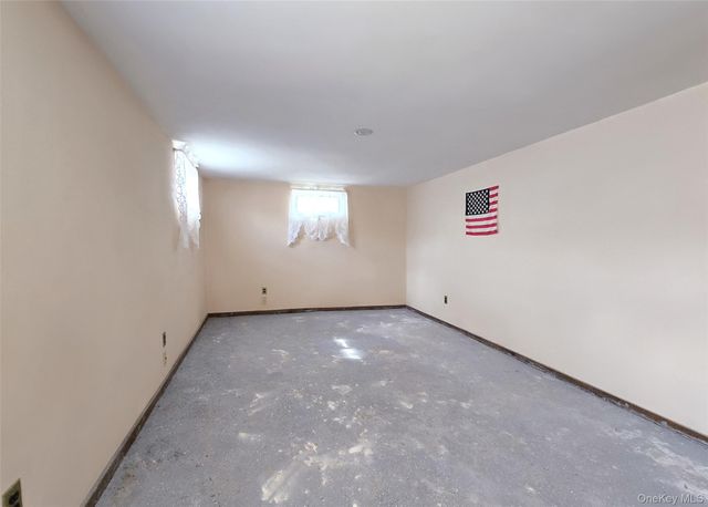 32 Dennis Drive, Lake Ronkonkoma, NY 11779