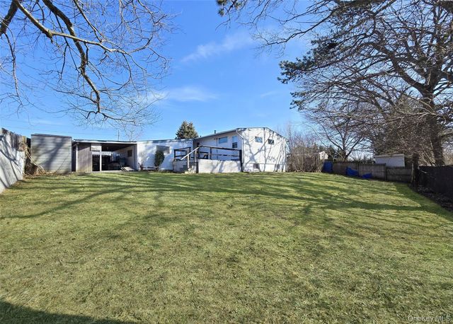 32 Dennis Drive, Lake Ronkonkoma, NY 11779