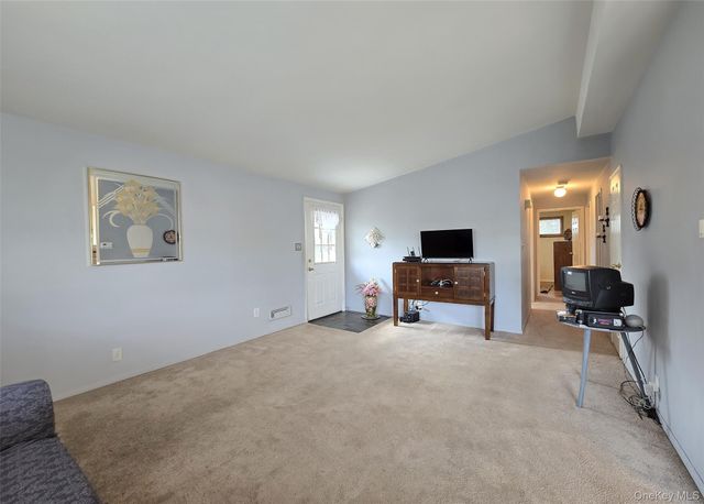 32 Dennis Drive, Lake Ronkonkoma, NY 11779