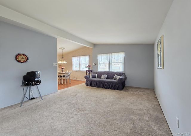 32 Dennis Drive, Lake Ronkonkoma, NY 11779