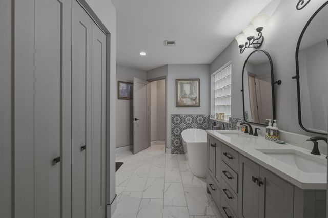 10827 La Salinas Circle, Boca Raton, FL 33428
