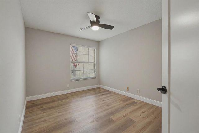 10827 La Salinas Circle, Boca Raton, FL 33428
