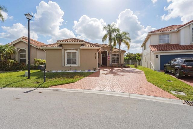 10827 La Salinas Circle, Boca Raton, FL 33428