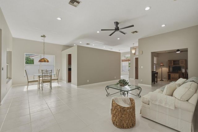 10827 La Salinas Circle, Boca Raton, FL 33428