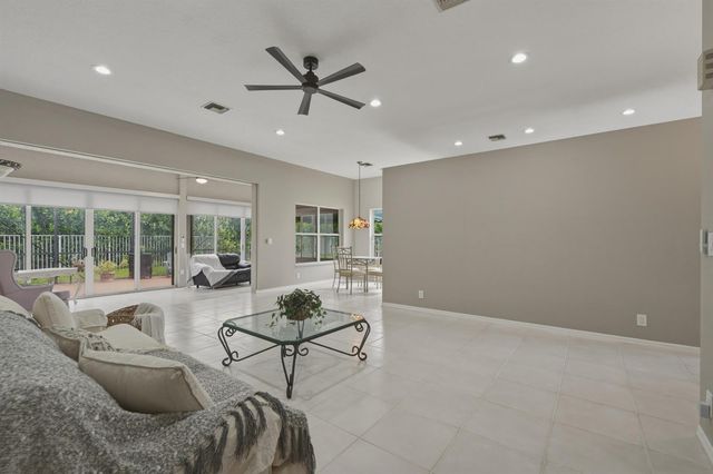 10827 La Salinas Circle, Boca Raton, FL 33428