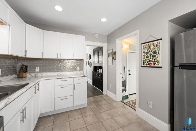 1103 N Duluth Ave Avenue, Sioux Falls, SD 57104