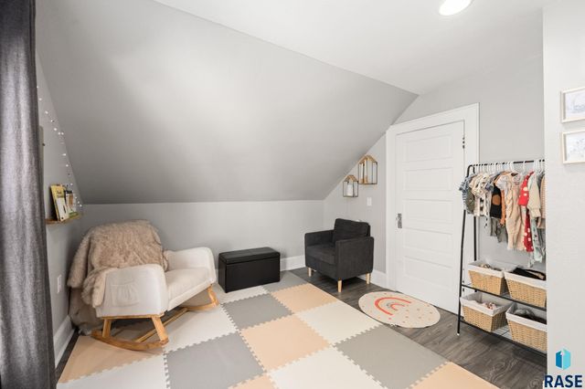 1103 N Duluth Ave Avenue, Sioux Falls, SD 57104