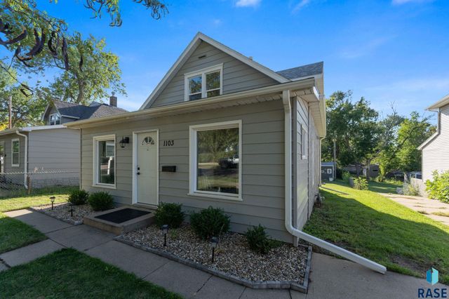 1103 N Duluth Ave Avenue, Sioux Falls, SD 57104
