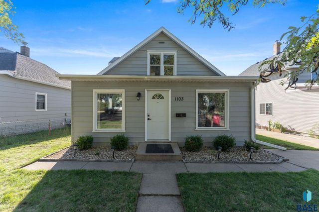 1103 N Duluth Ave Avenue, Sioux Falls, SD 57104