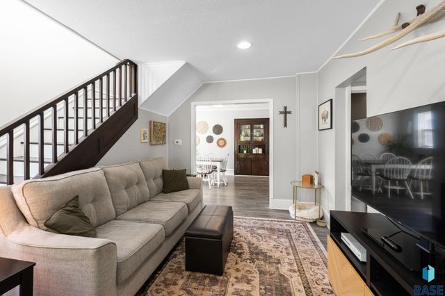 1103 N Duluth Ave Avenue, Sioux Falls, SD 57104