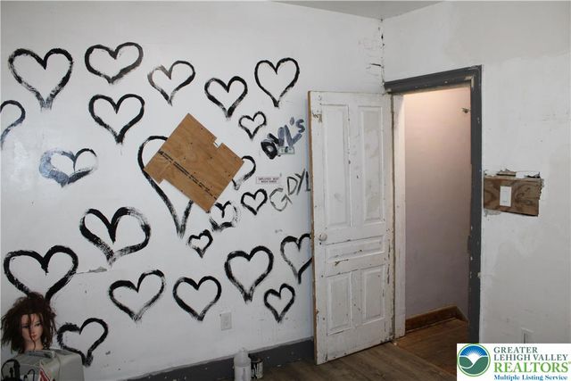 2365 Main, Northampton Boro, PA 18067