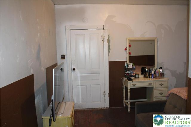 2365 Main, Northampton Boro, PA 18067