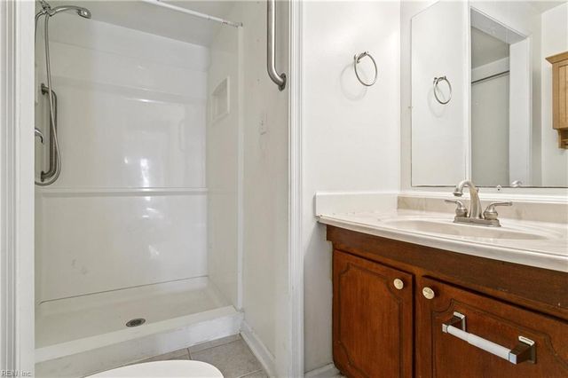 195 Bentley DR, Newport News, VA 23602