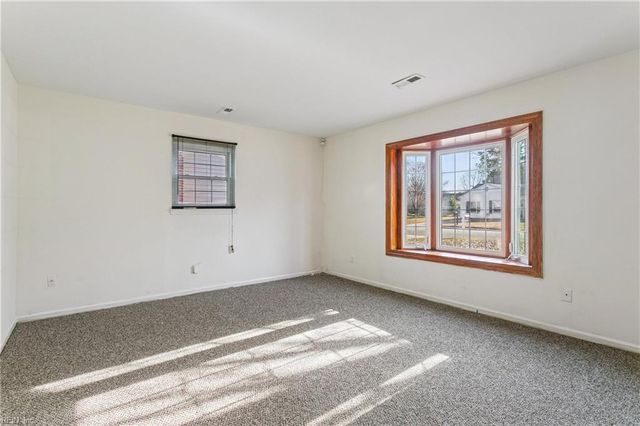 195 Bentley DR, Newport News, VA 23602