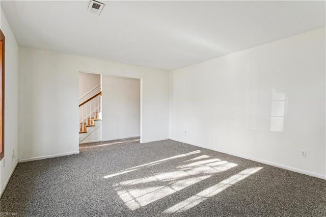 195 Bentley DR, Newport News, VA 23602