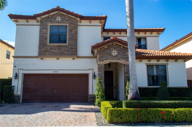 8800 NW 98th Ct, Doral, FL 33178