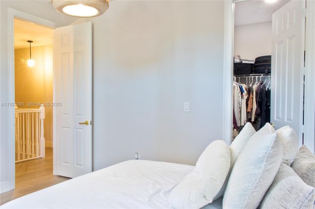 8800 NW 98th Ct, Doral, FL 33178