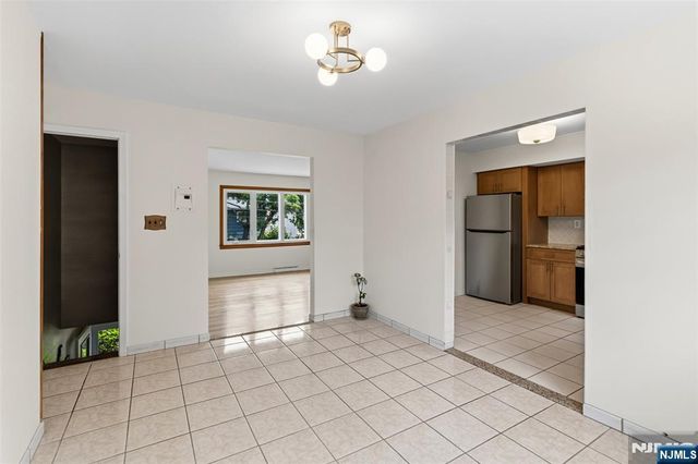 78 E Almira Street, Bloomfield, NJ 07003