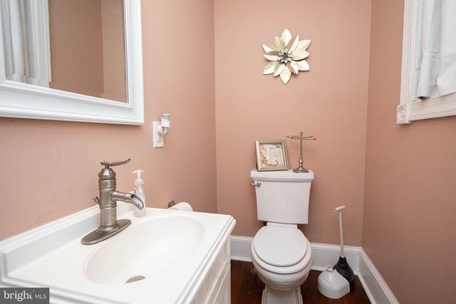 309 W EARLHAM TER, Philadelphia, PA 19144