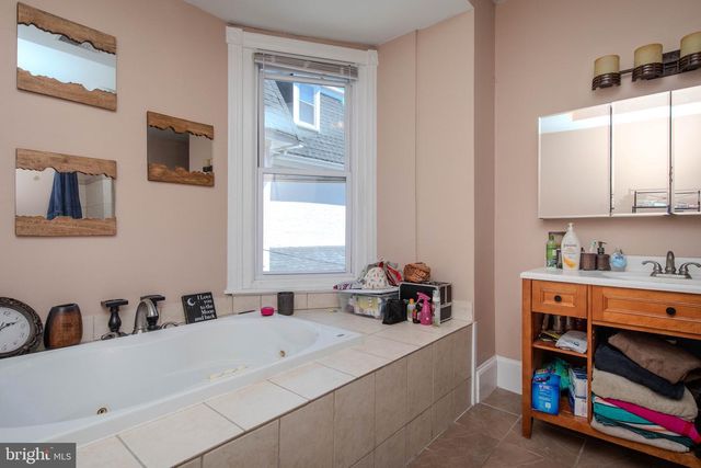 309 W EARLHAM TER, Philadelphia, PA 19144