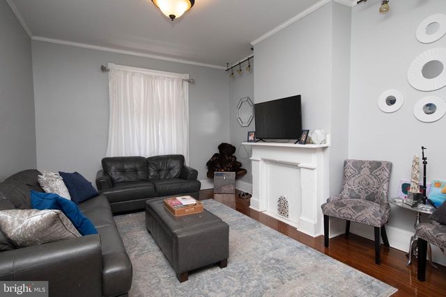 309 W EARLHAM TER, Philadelphia, PA 19144